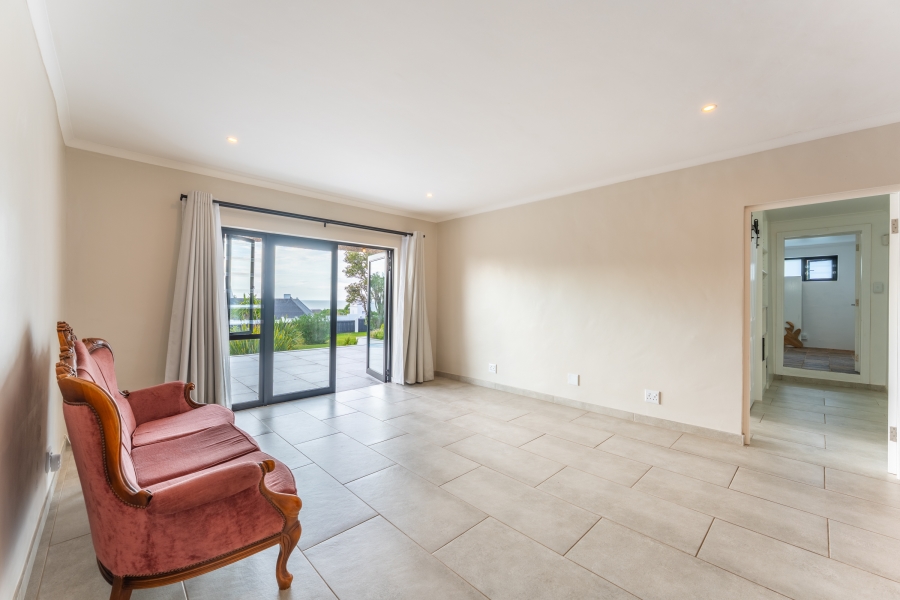 To Let 5 Bedroom Property for Rent in St Francis Bay Village Eastern Cape